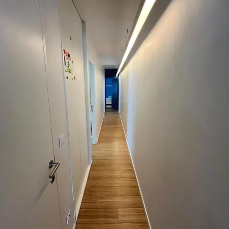 Stylish 3-bedroom With Panoramic Sea View T152 아파트