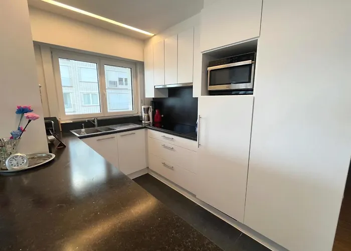 Stylish 3-bedroom With Panoramic Sea View T152 Apartment *